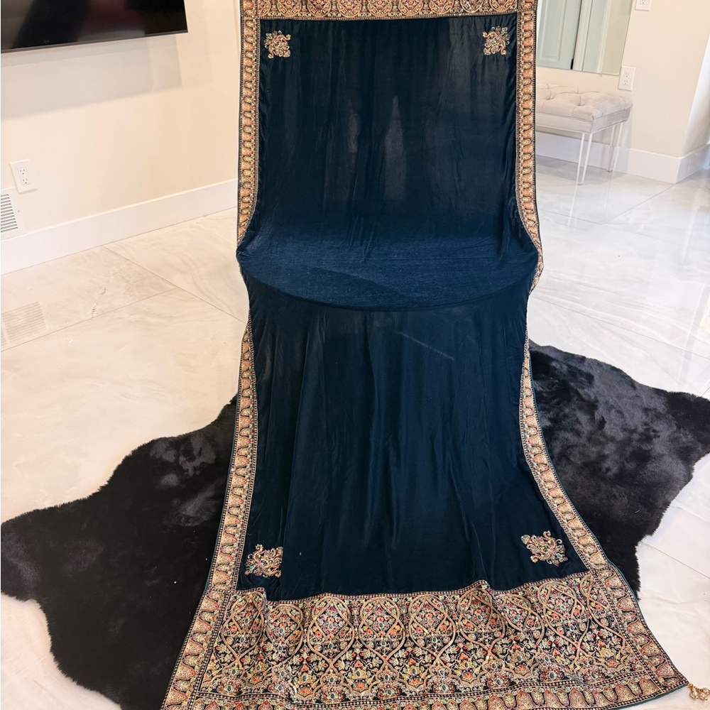 New luxury handmade Pakistan velvet green shawl